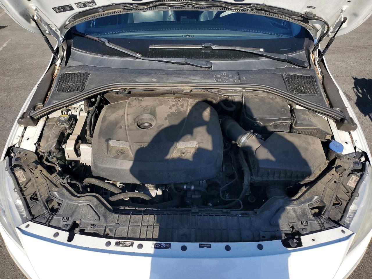 Volvo V60 T5