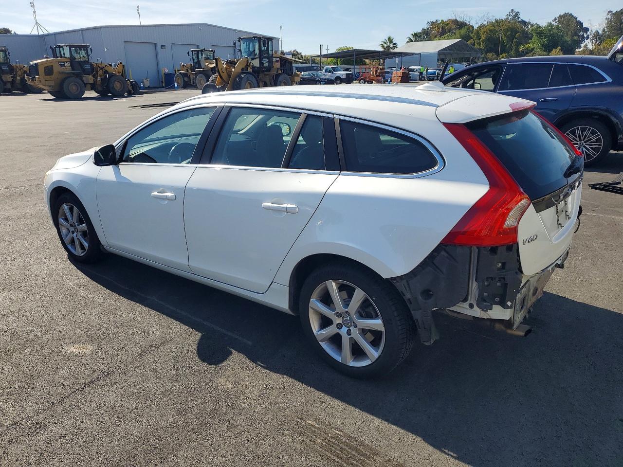 Volvo V60 T5