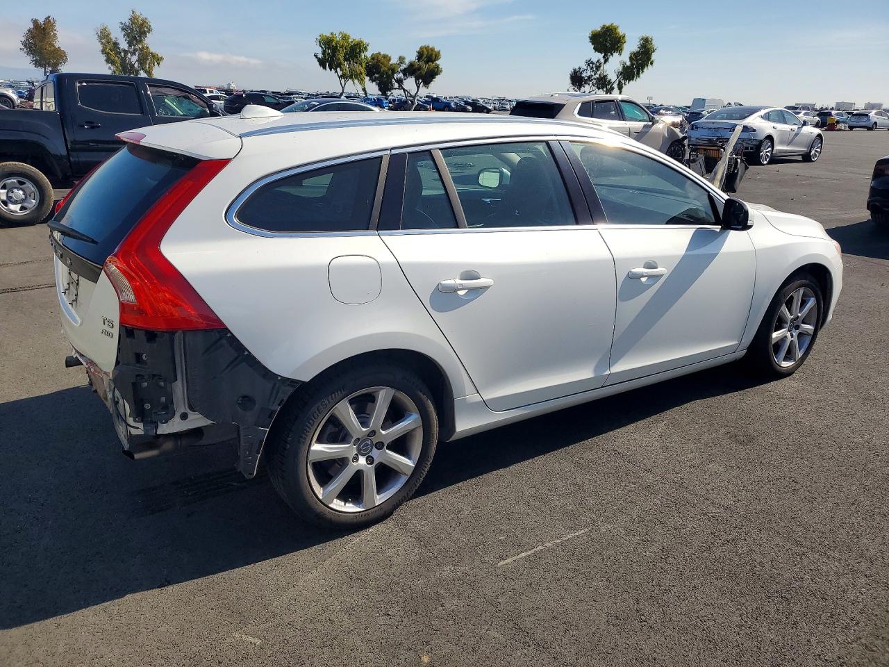 Volvo V60 T5