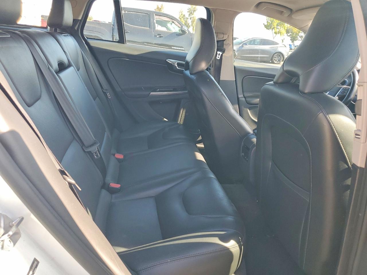 Volvo V60 T5