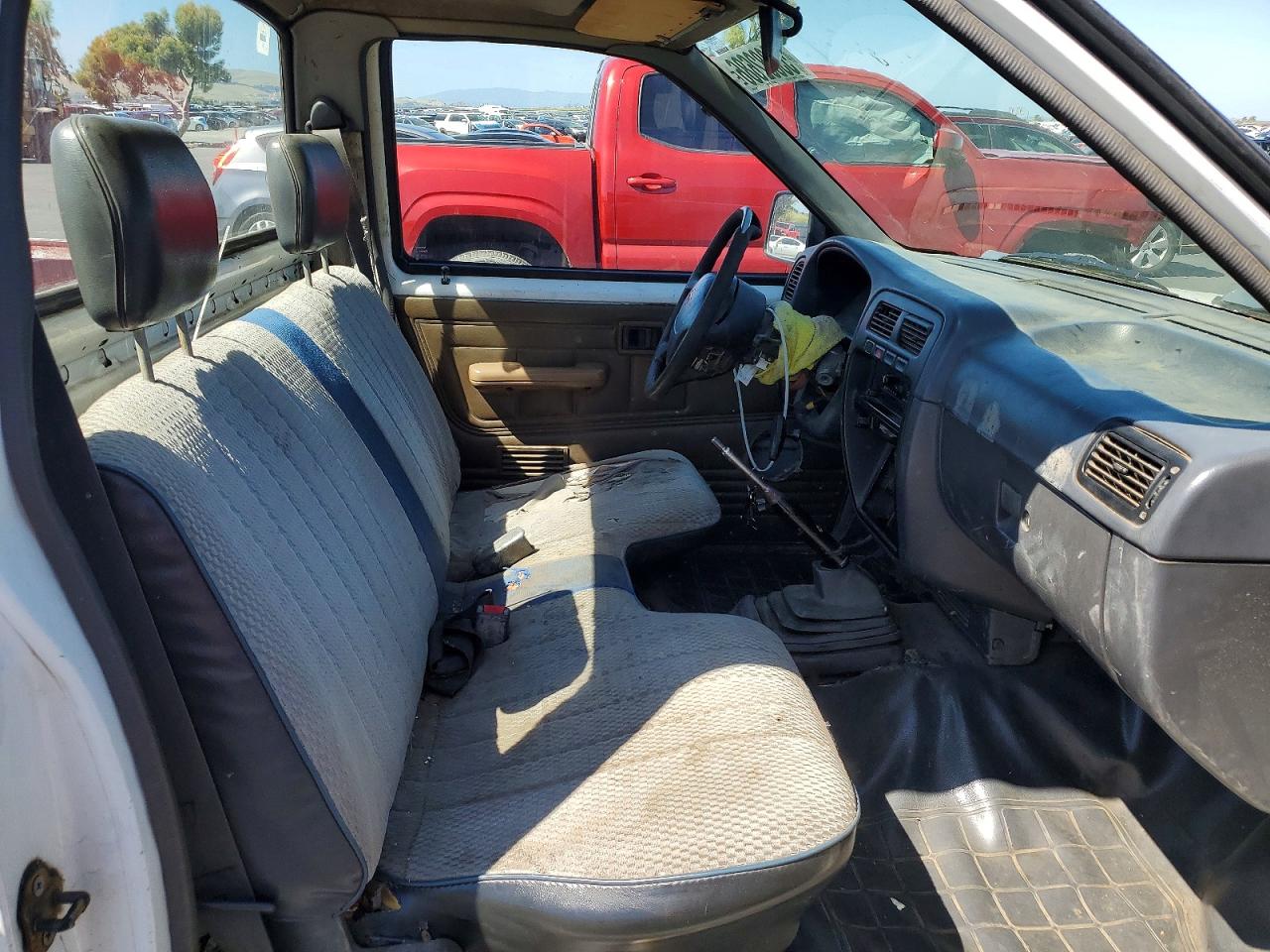 Nissan Navara Base