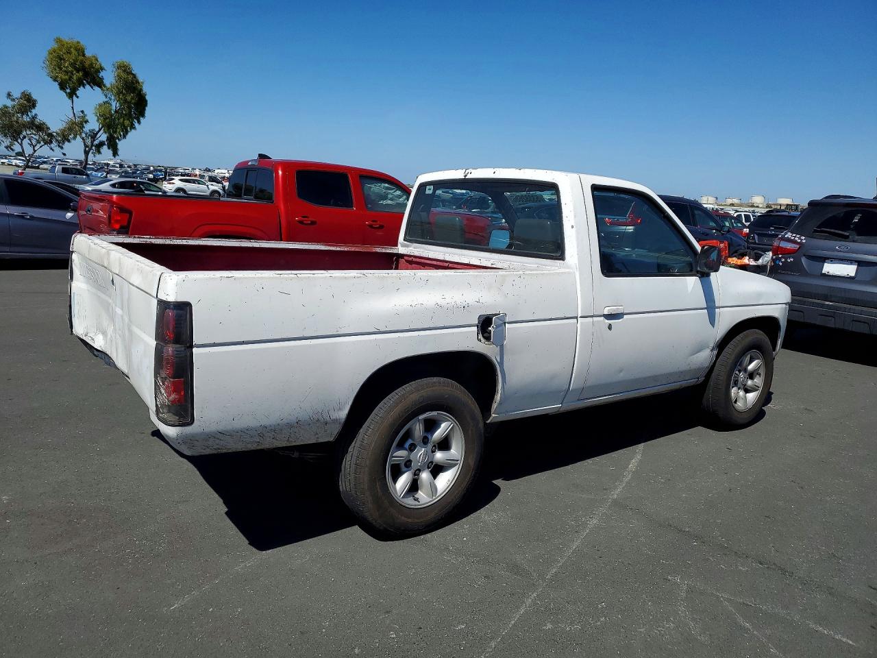 Nissan Navara Base