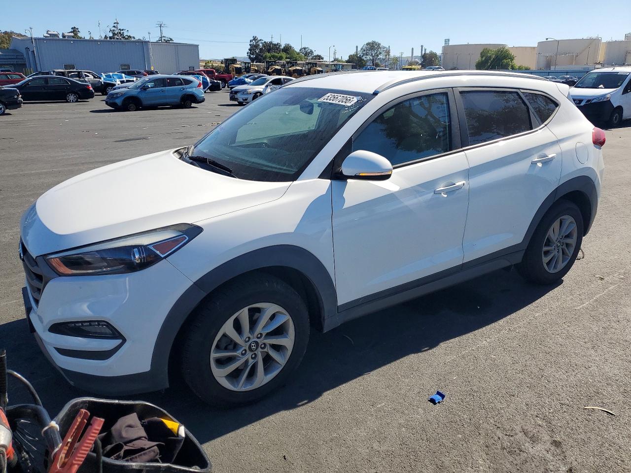 Salvage Hyundai TUCSON Image
