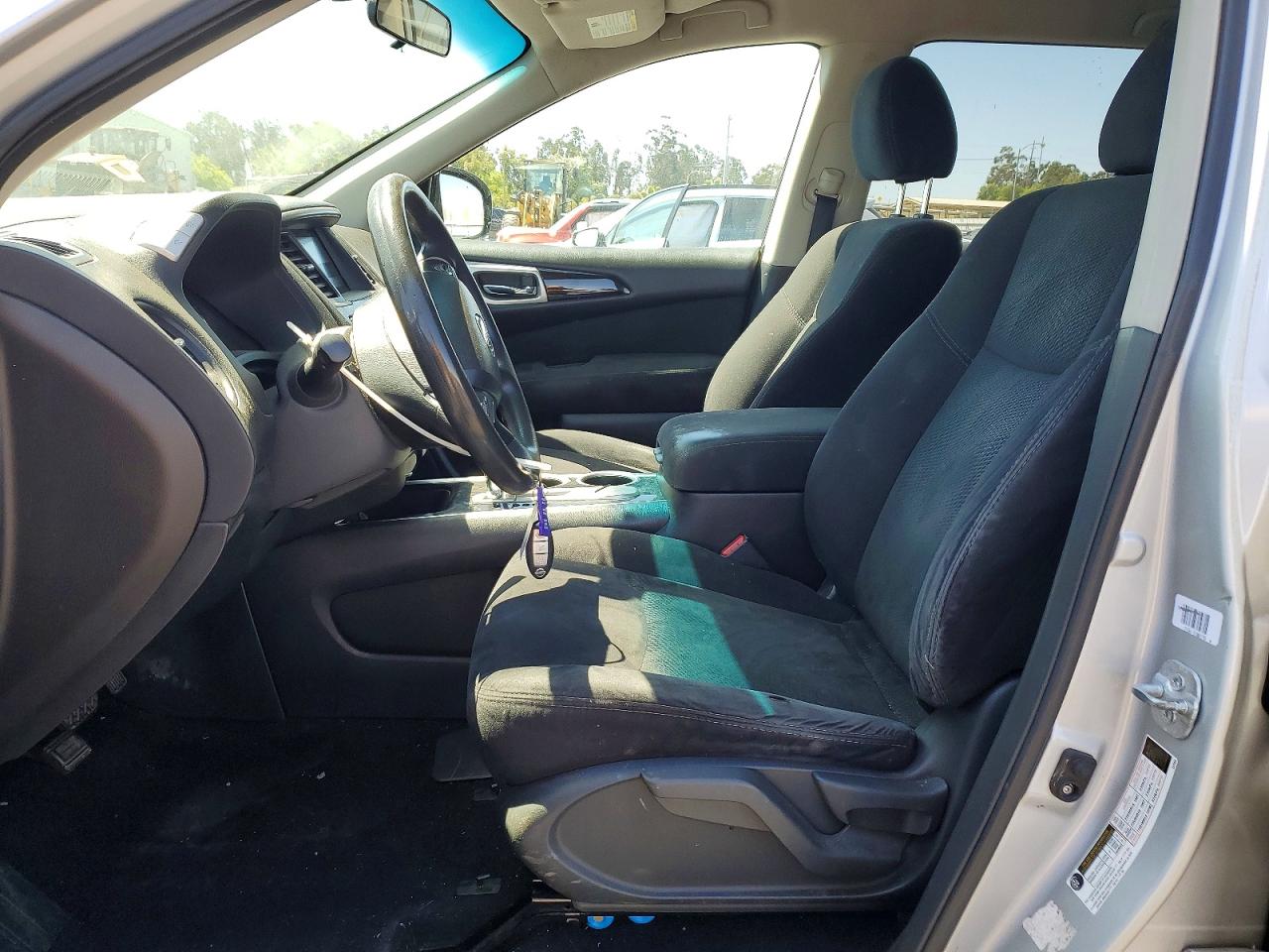 Nissan Pathfinder S