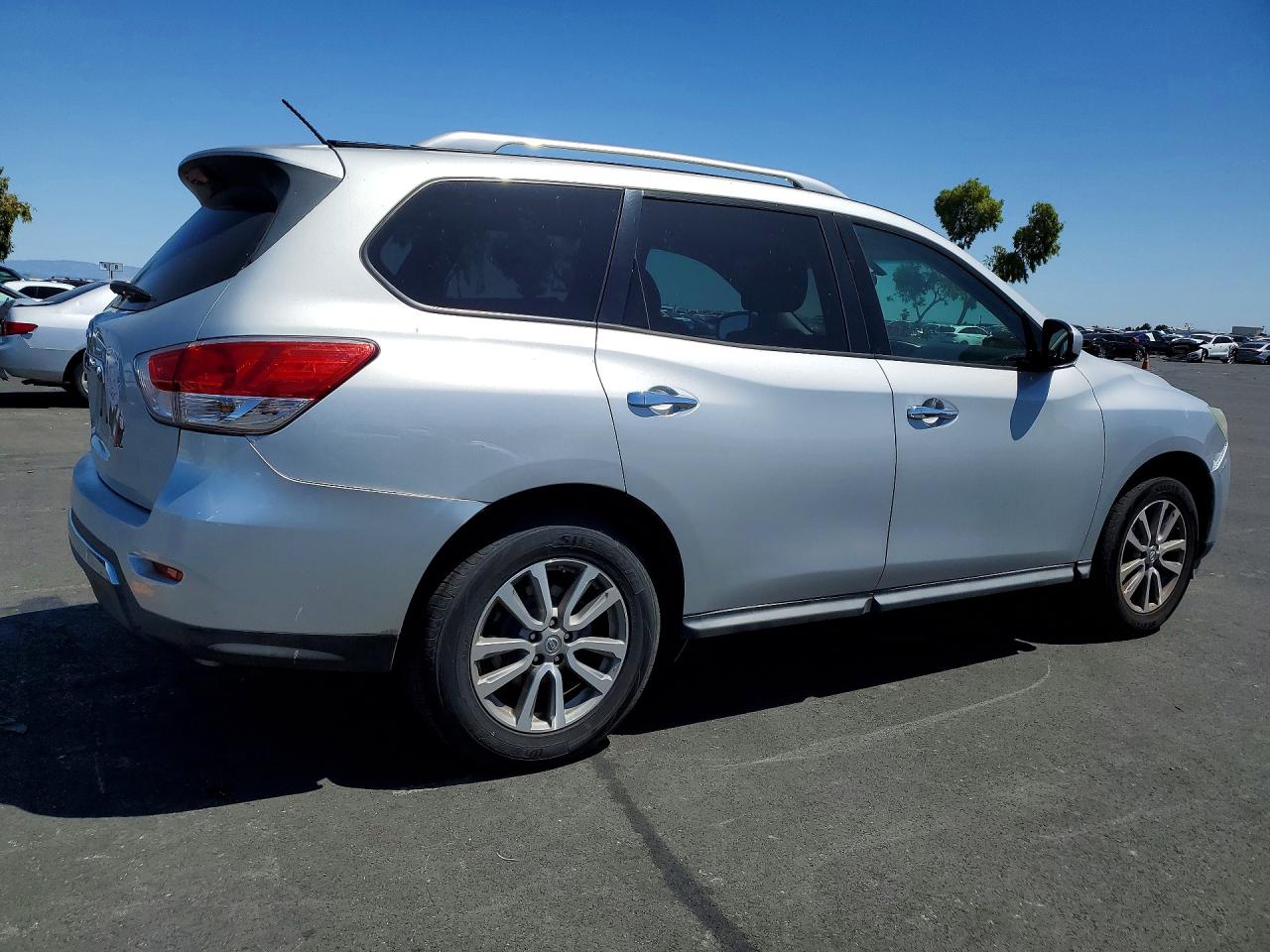 Nissan Pathfinder S