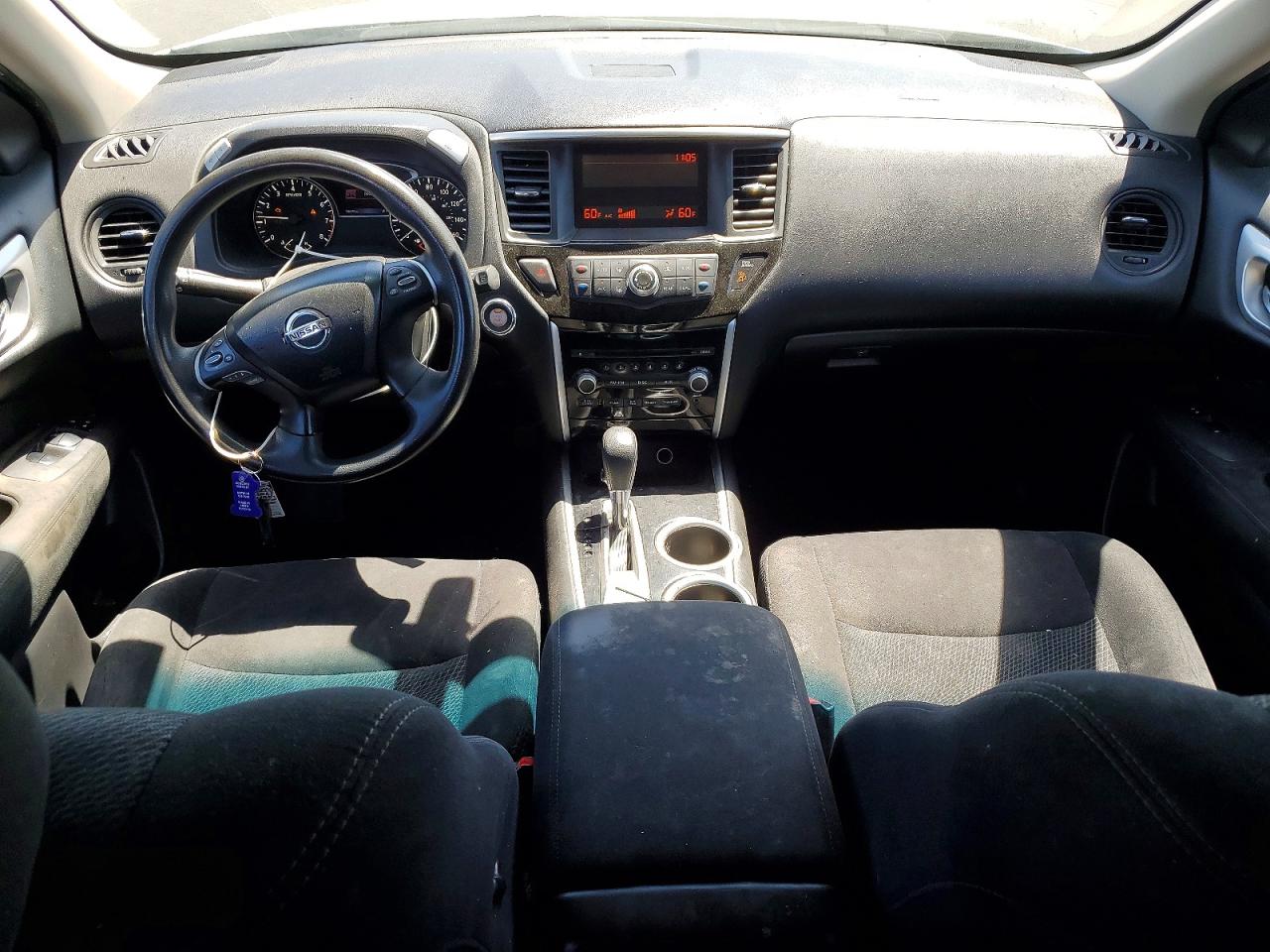 Nissan Pathfinder S