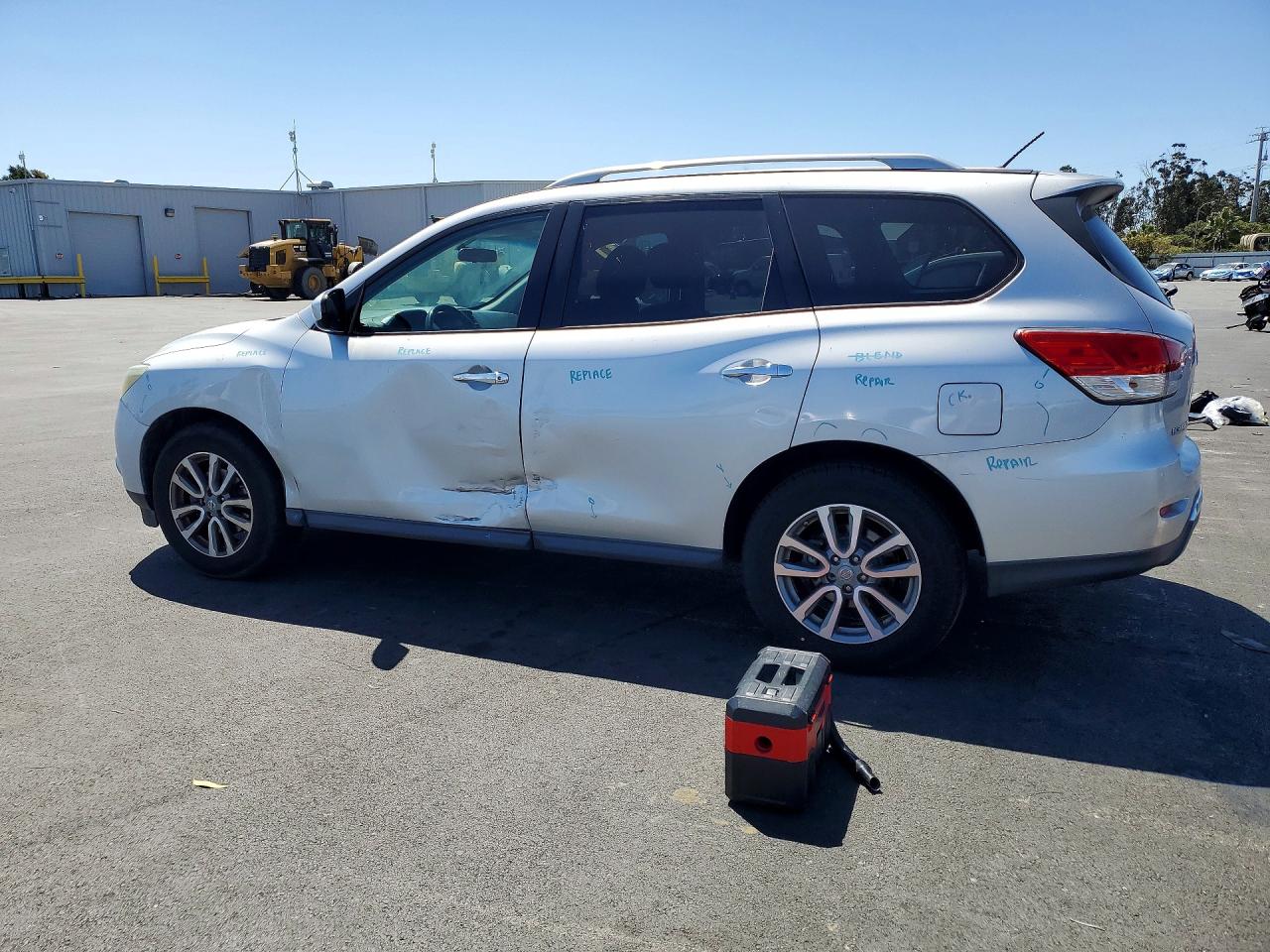 Nissan Pathfinder S