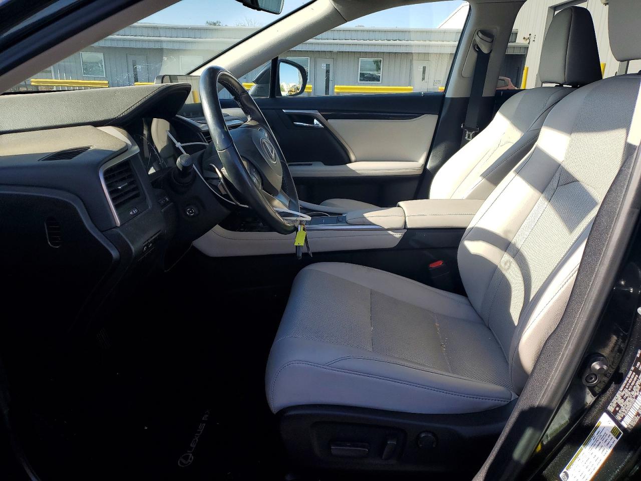 Lexus RX Base