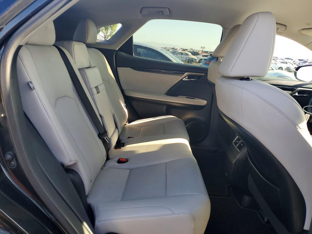 Lexus RX Base
