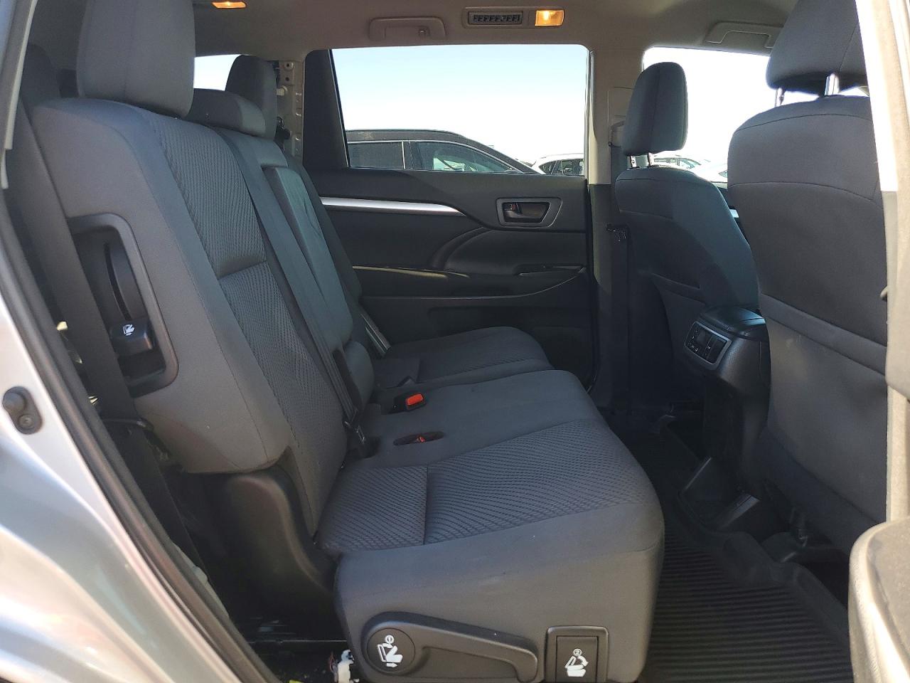 Toyota Highlander Le