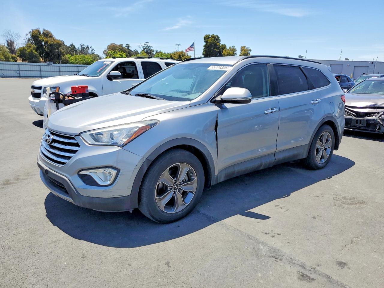 Salvage Hyundai SANTA FE Image