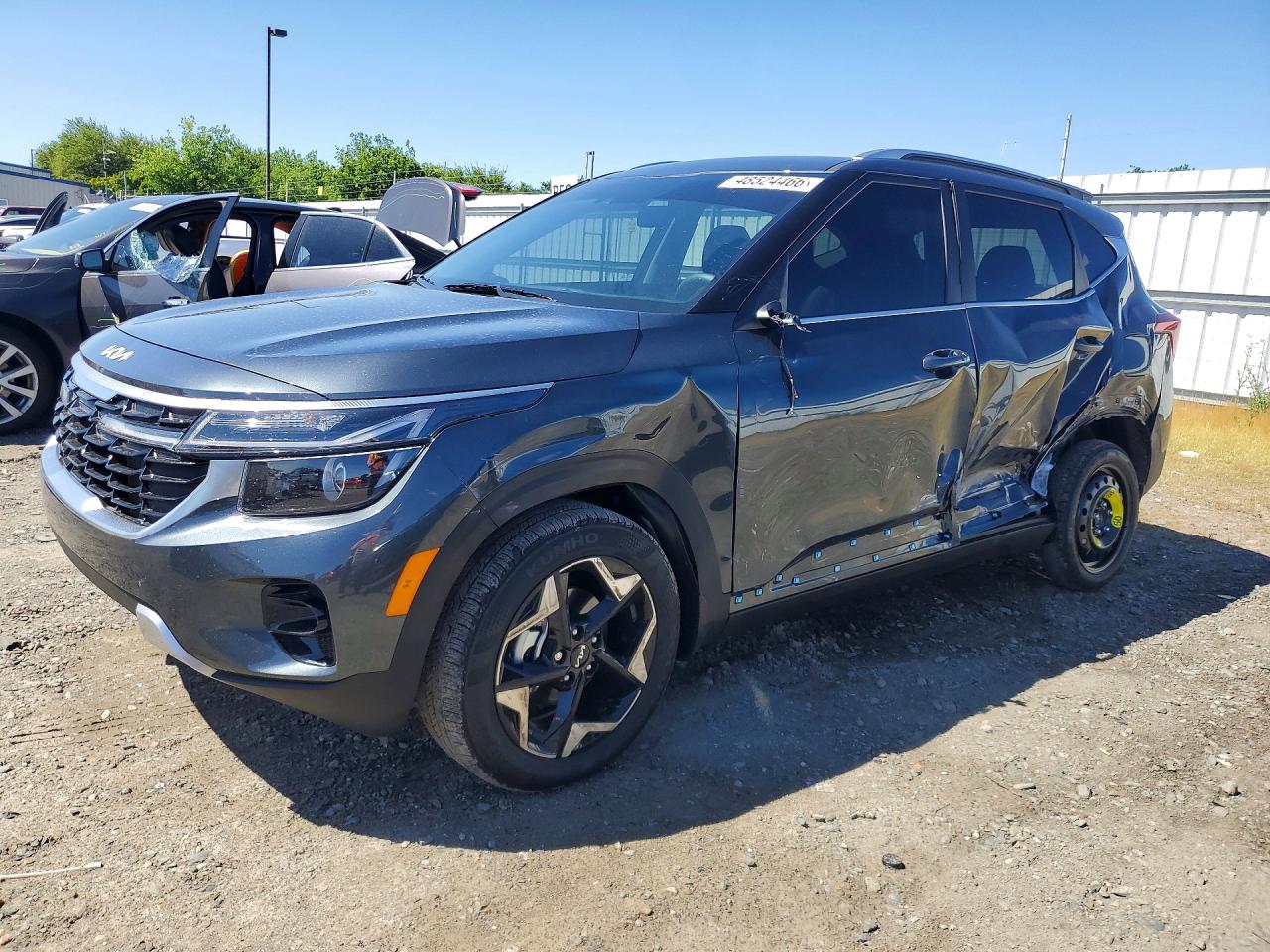 Salvage Kia Seltos Image