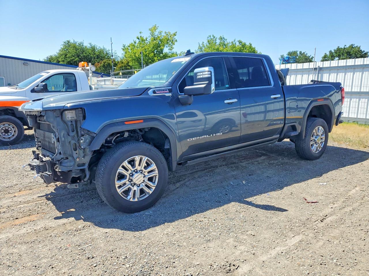Salvage GMC Sierra Image