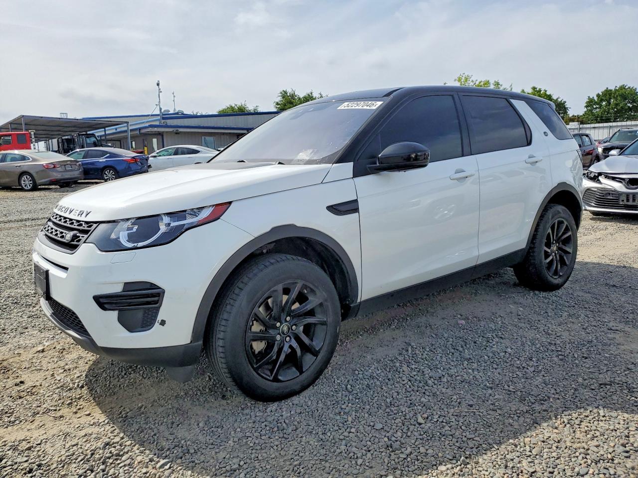 Salvage Land Rover Discovery Image