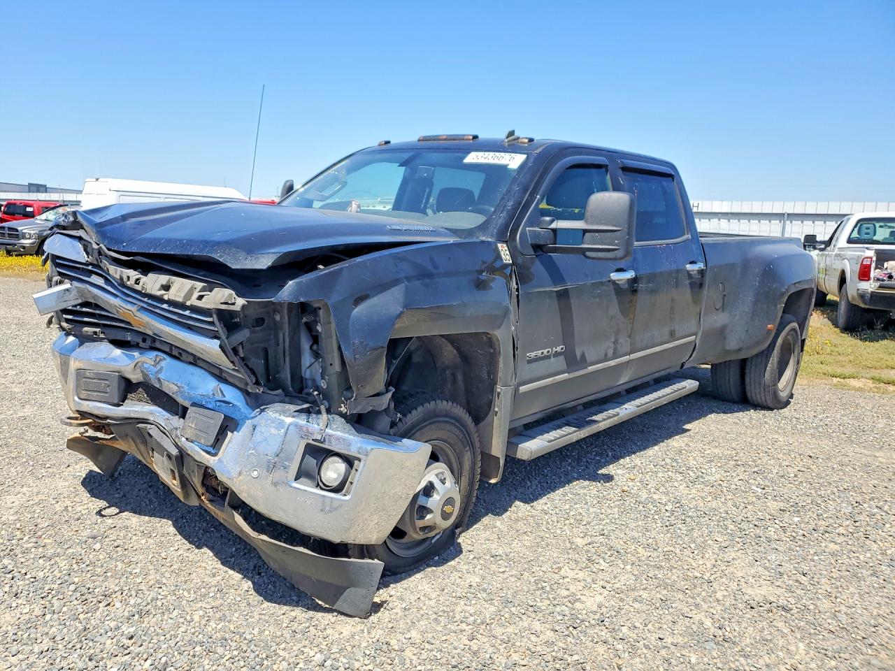 Salvage Chevrolet Silverado Image