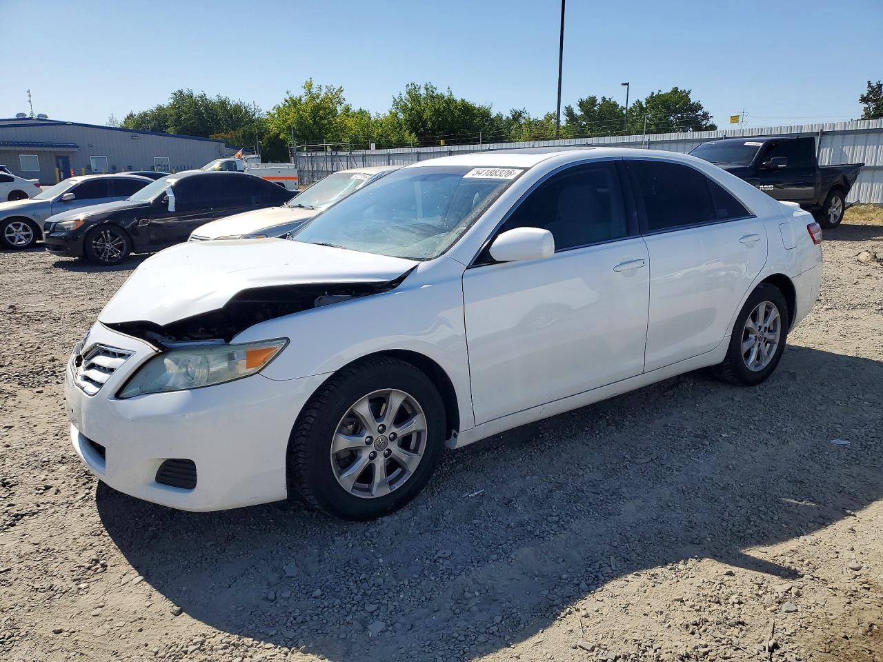 Salvage Toyota Camry Image