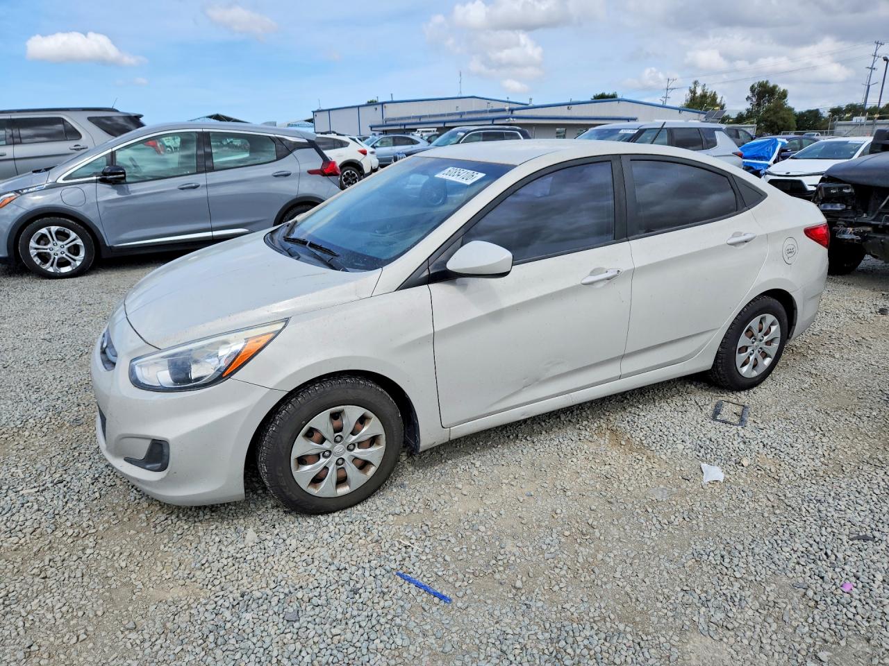 Salvage Hyundai ACCENT Image