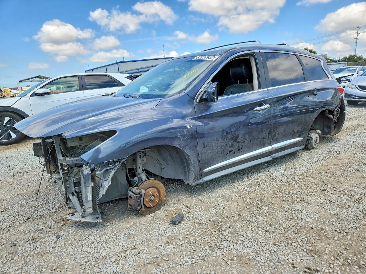 Salvage INFINITI Qx Image