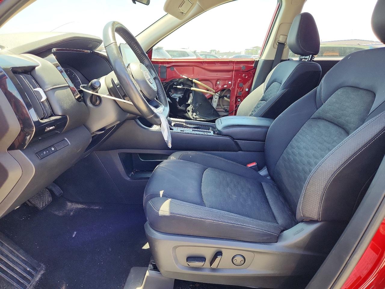 Nissan Pathfinder Sv