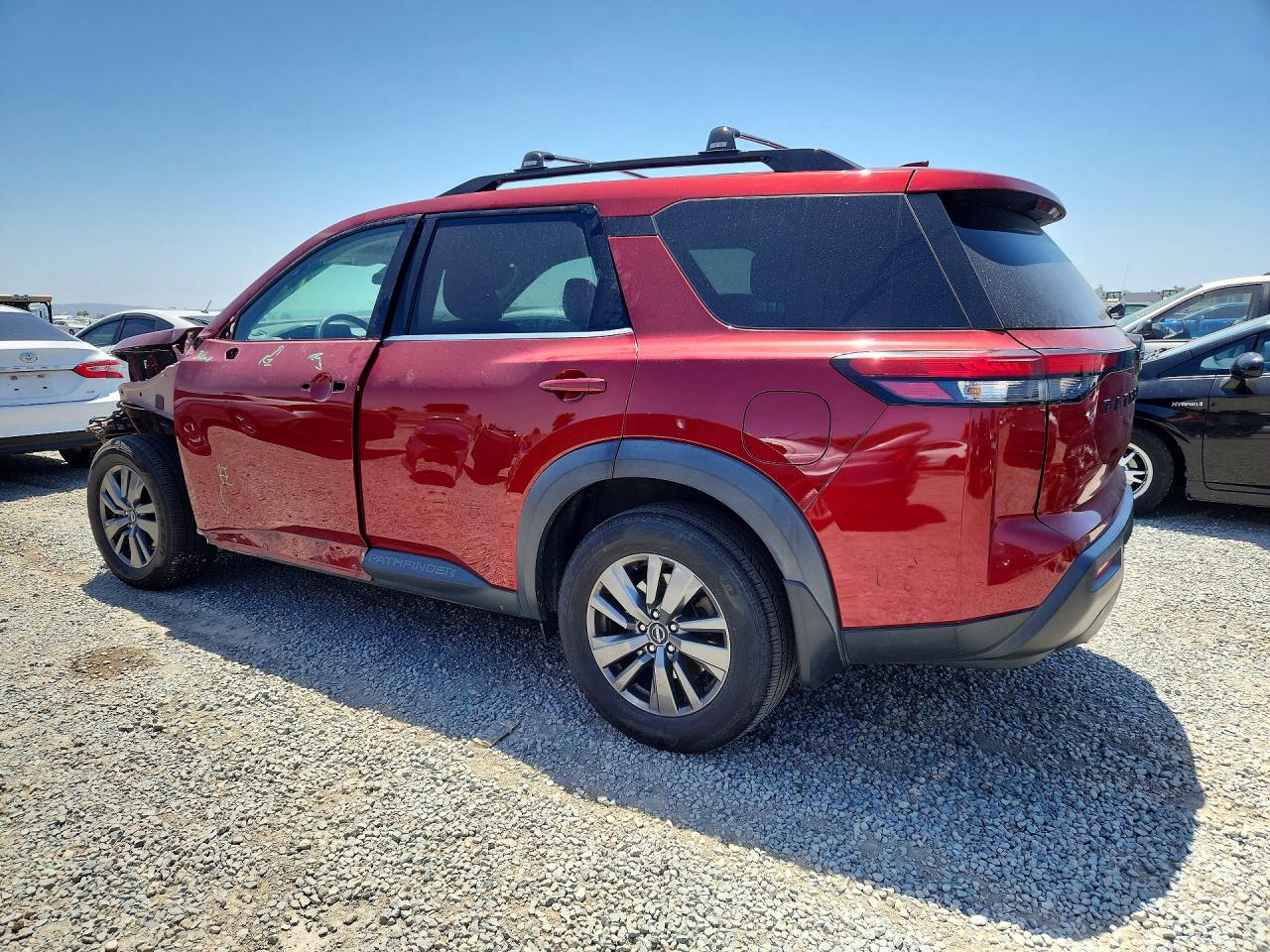Nissan Pathfinder Sv