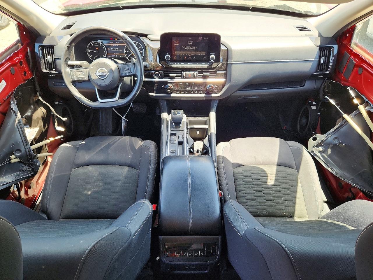 Nissan Pathfinder Sv