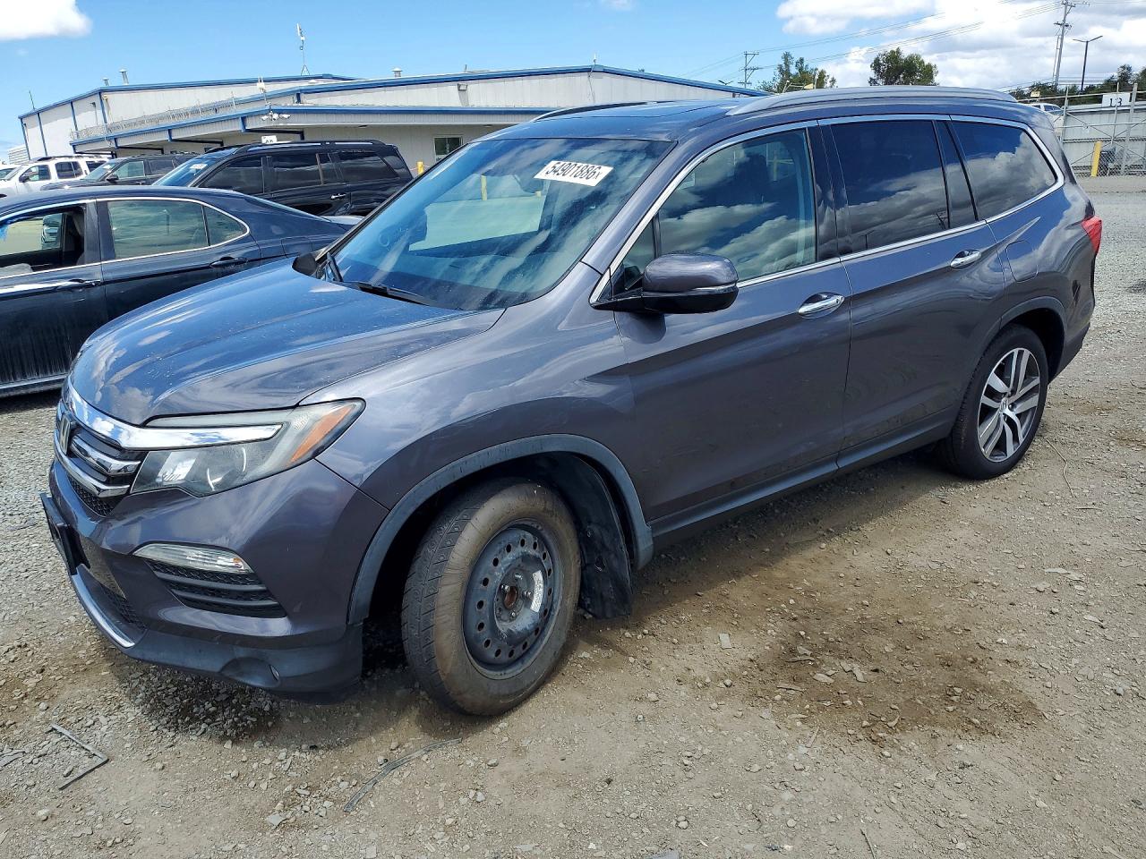 Salvage Honda Pilot Image