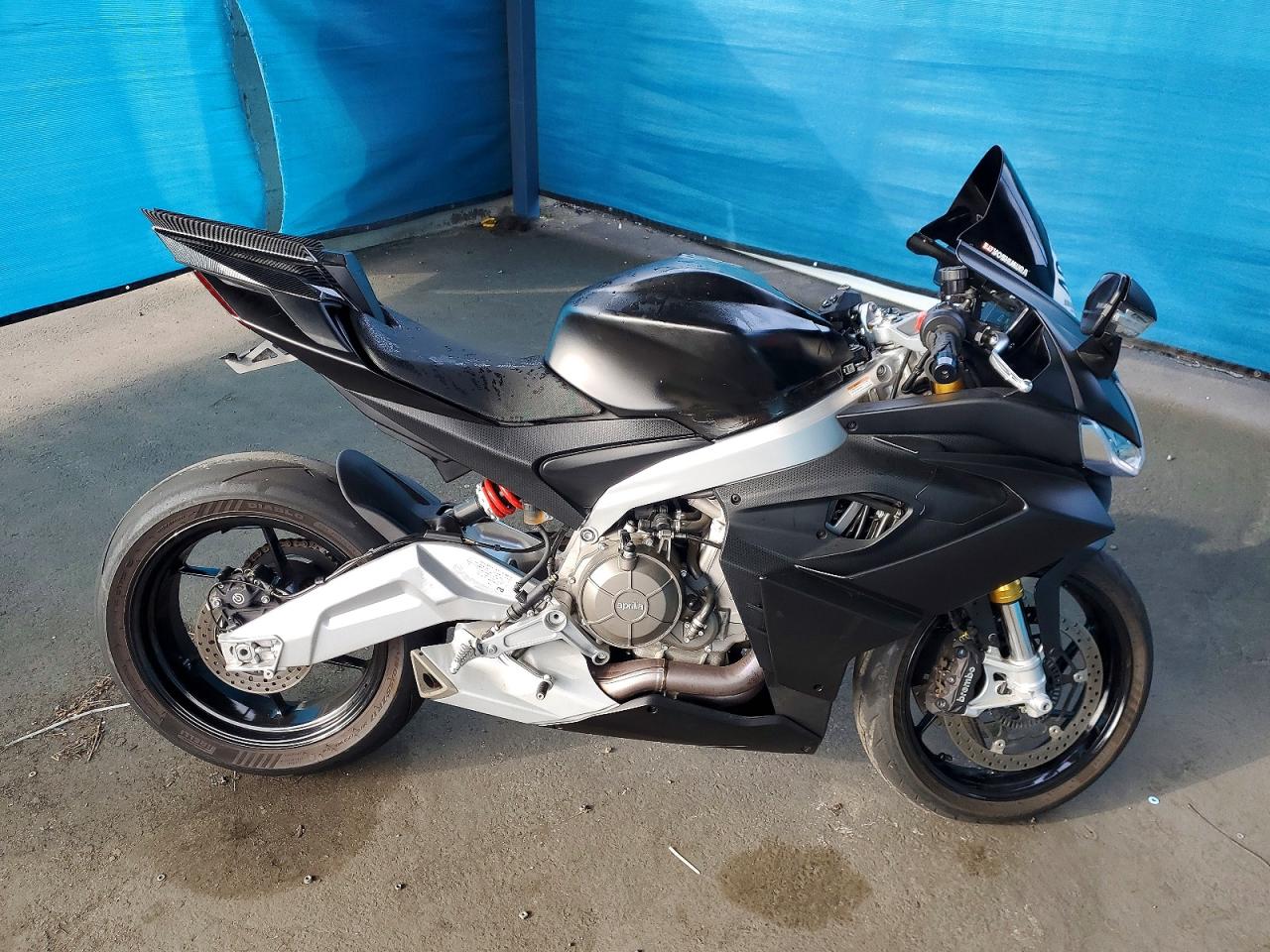 Salvage Aprilia Motorcycle Image