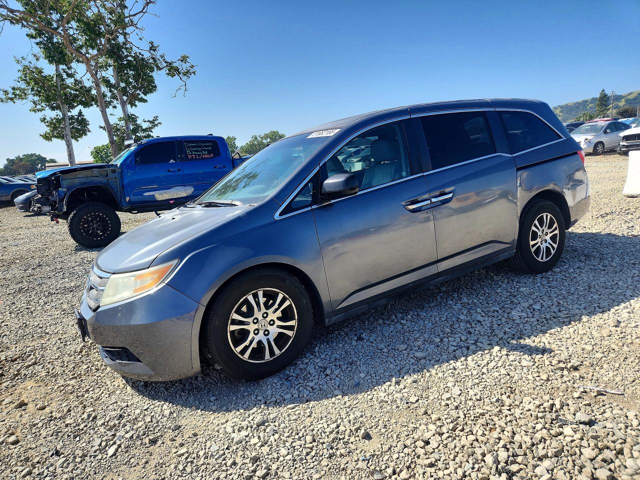 Salvage Honda Odyssey Image