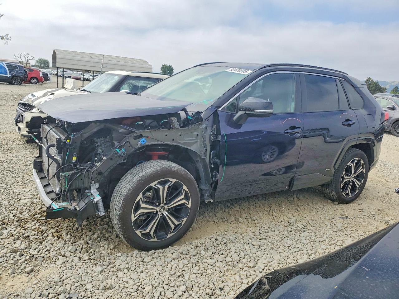 Salvage Toyota RAV4 Image