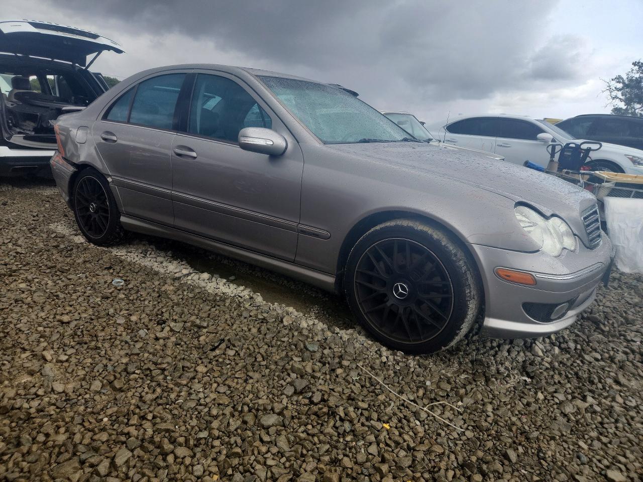 Mercedes-Benz C-Class 230