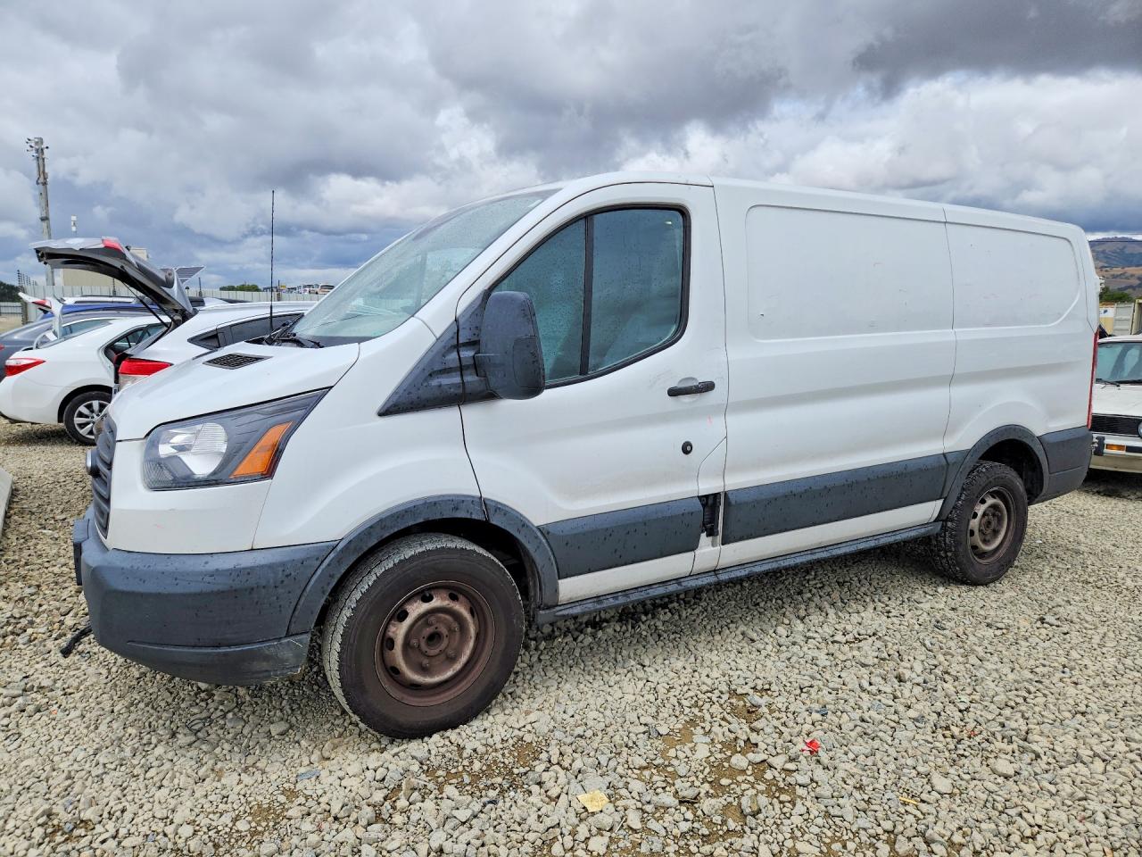 Salvage Ford Transit Image