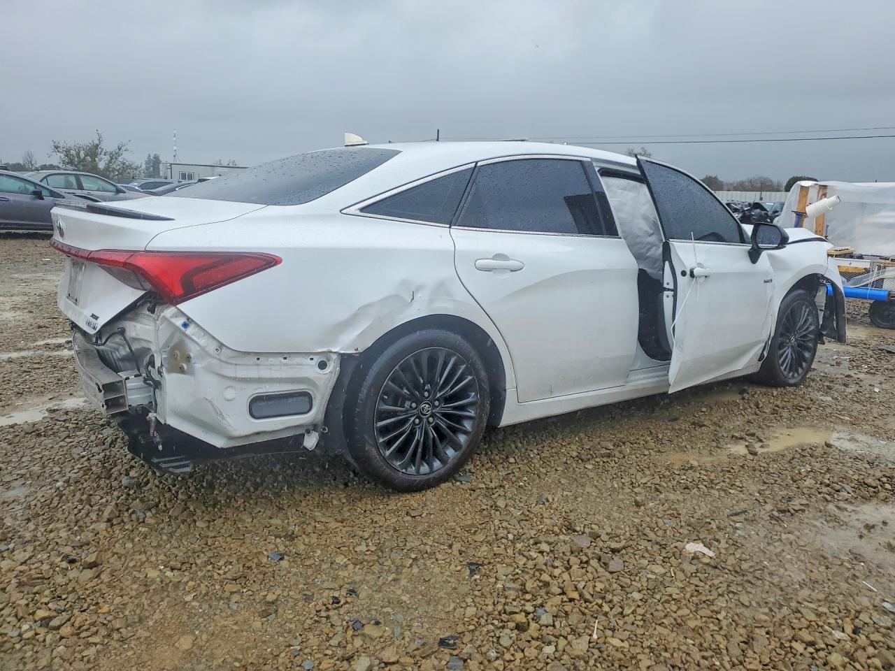 Toyota Avalon Hybrid Xse