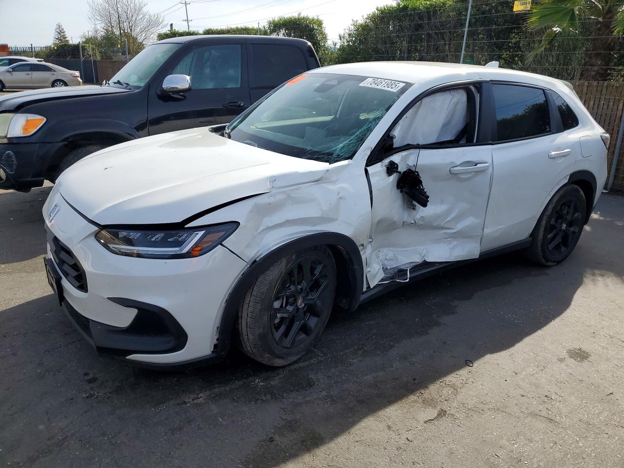 Salvage Honda HR-V Image