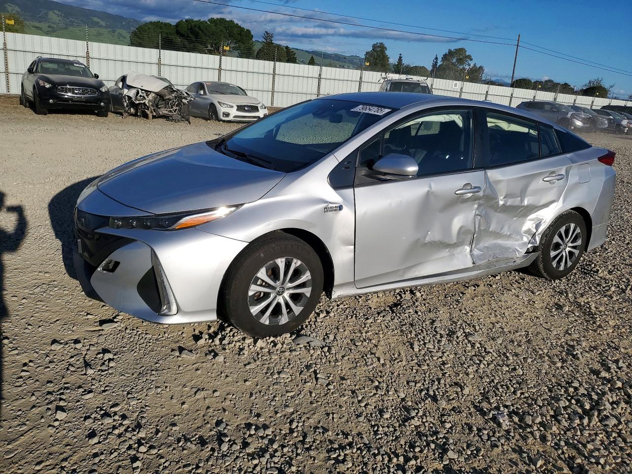 Salvage Toyota Prius Image