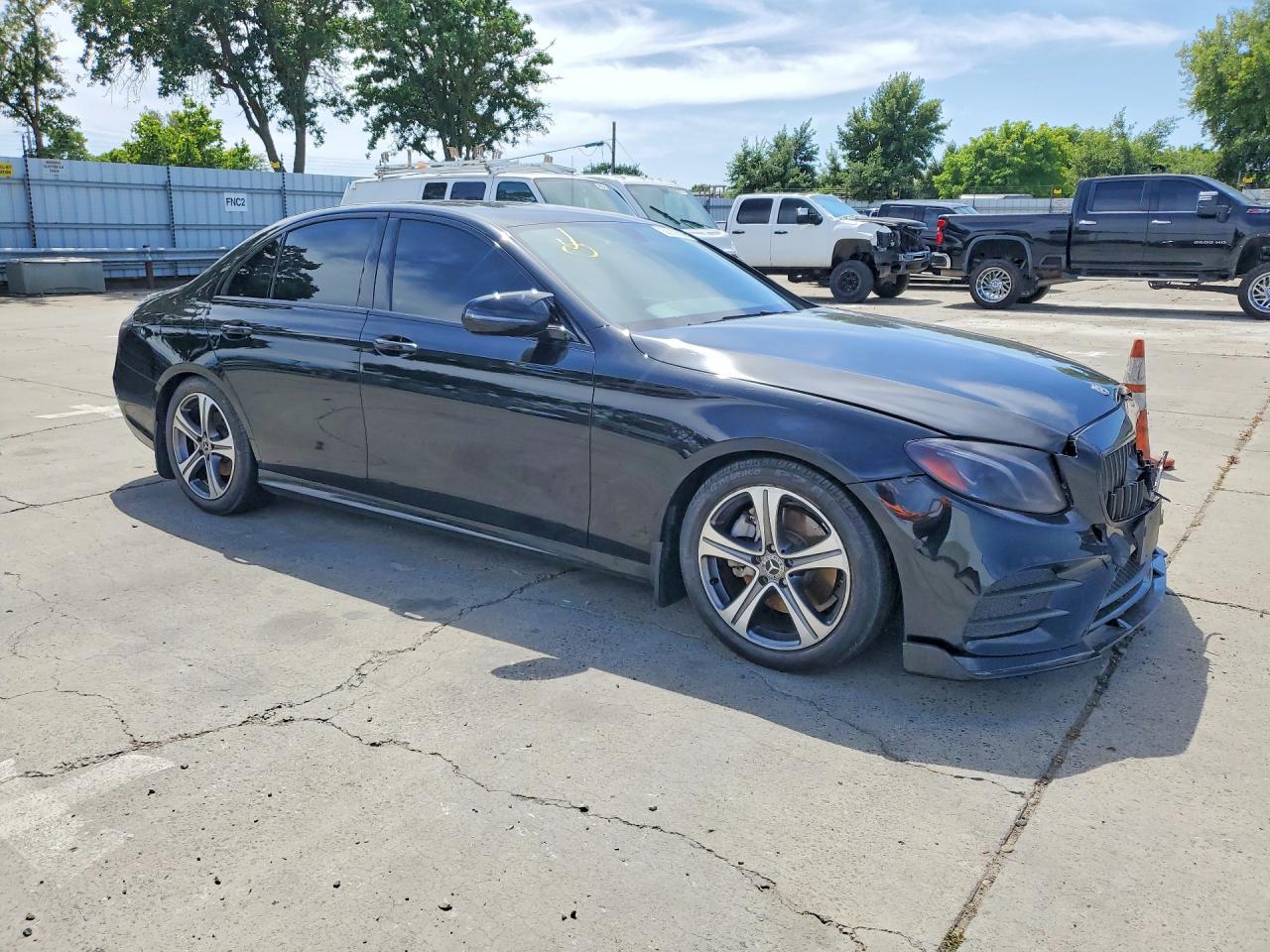 Mercedes-Benz E-Class 300