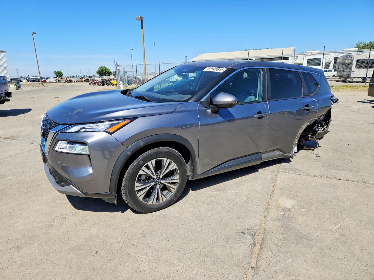Salvage Nissan Rogue Image