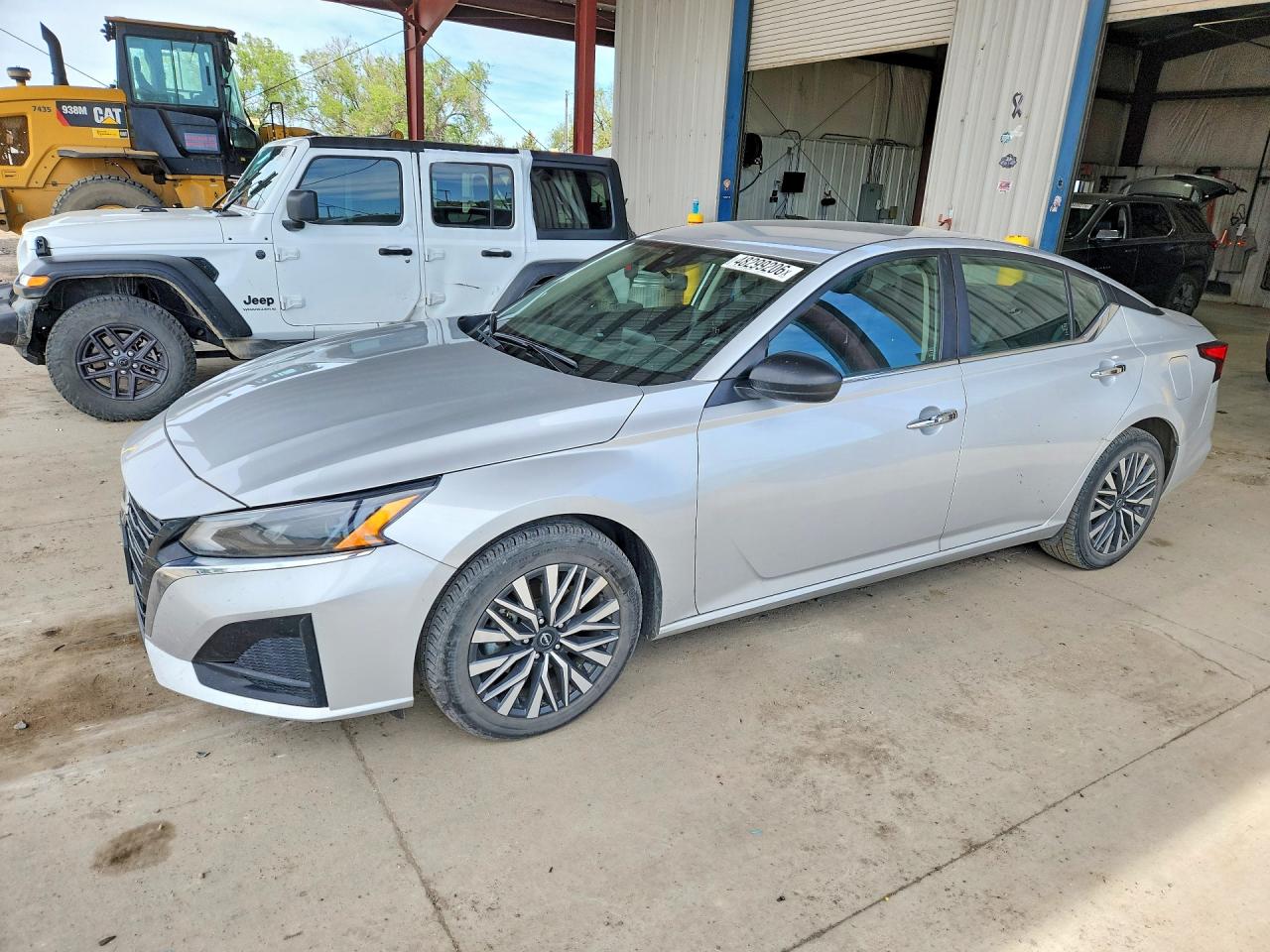 Salvage Nissan Altima Image