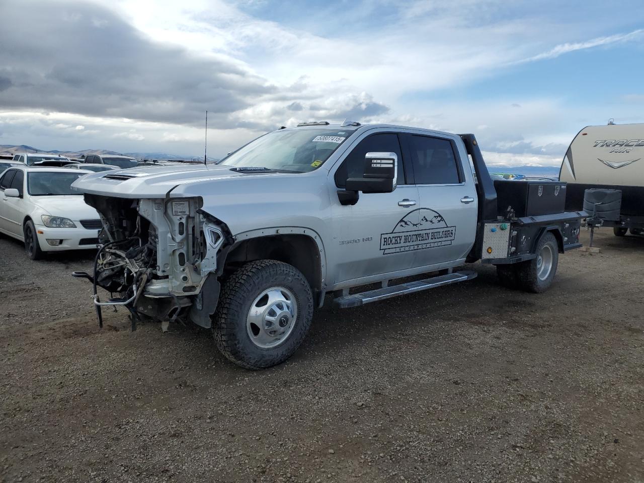 Salvage Chevrolet Silverado Image