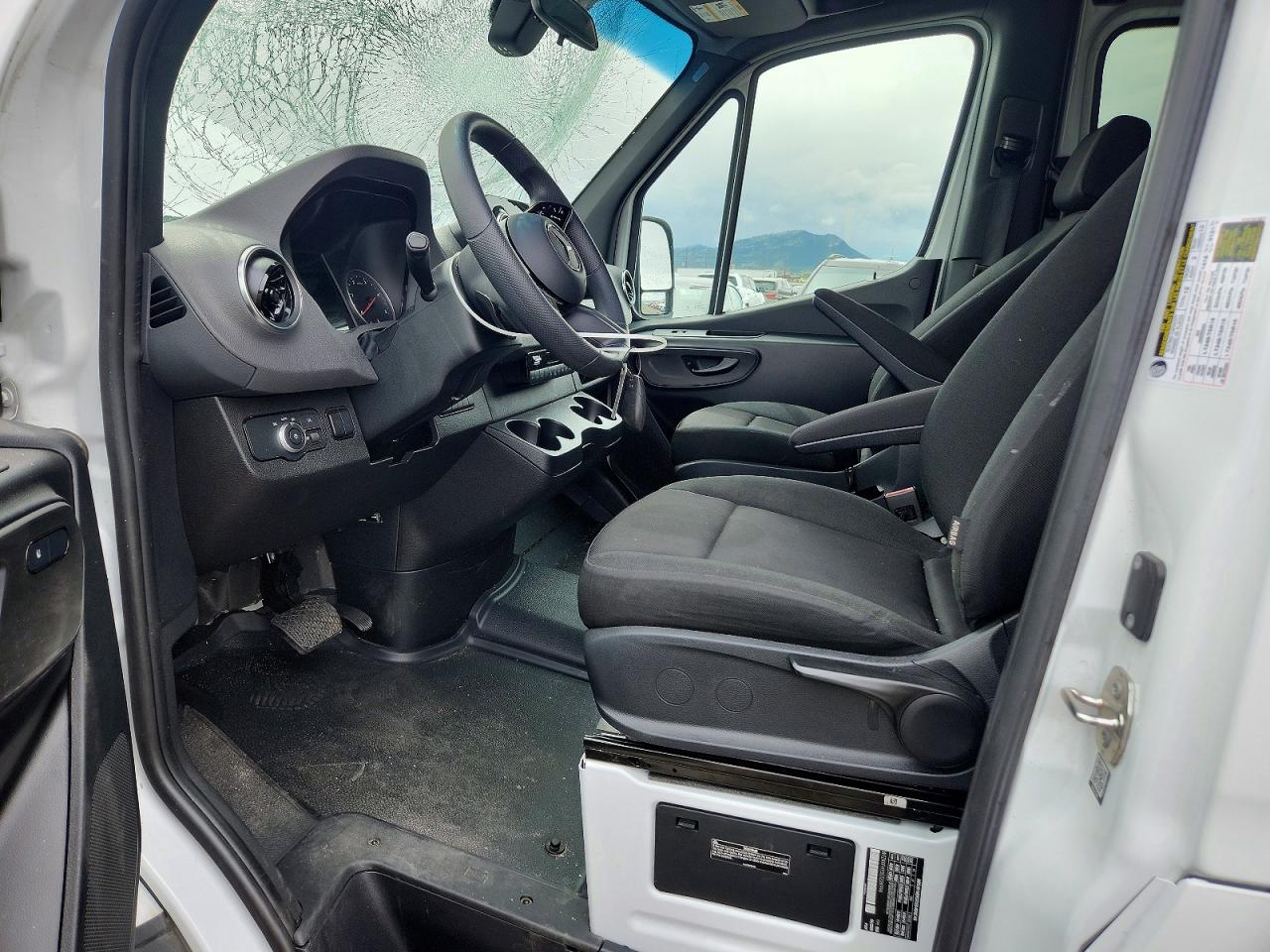 Mercedes-Benz Sprinter 2500