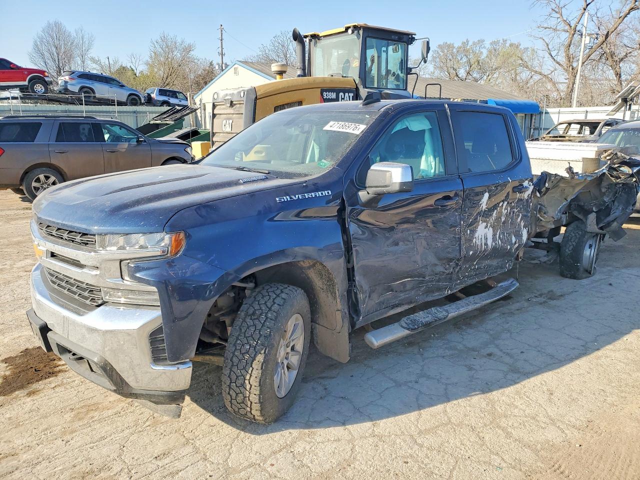 Salvage Chevrolet Silverado Image