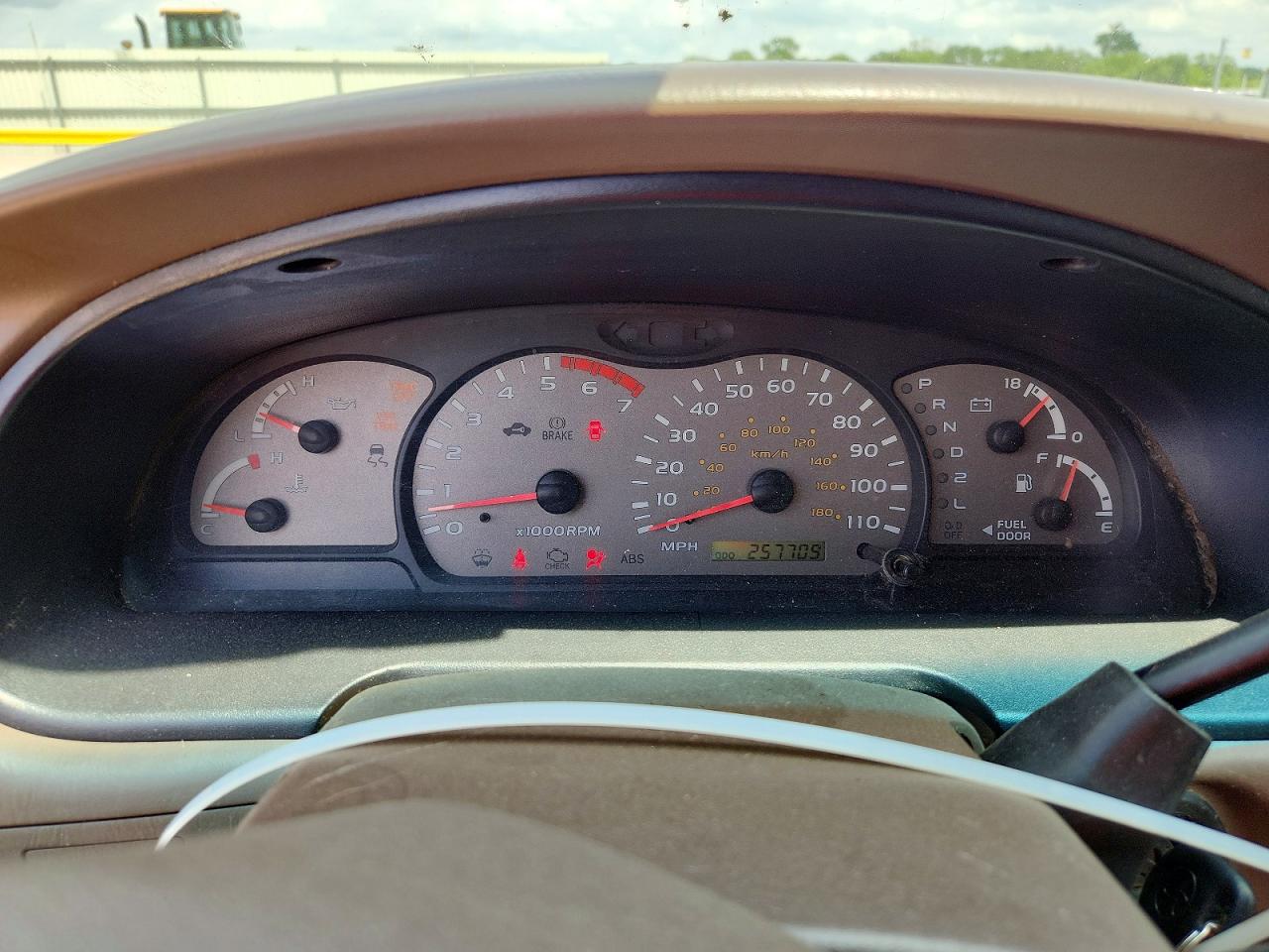 Toyota Sequoia Sr5