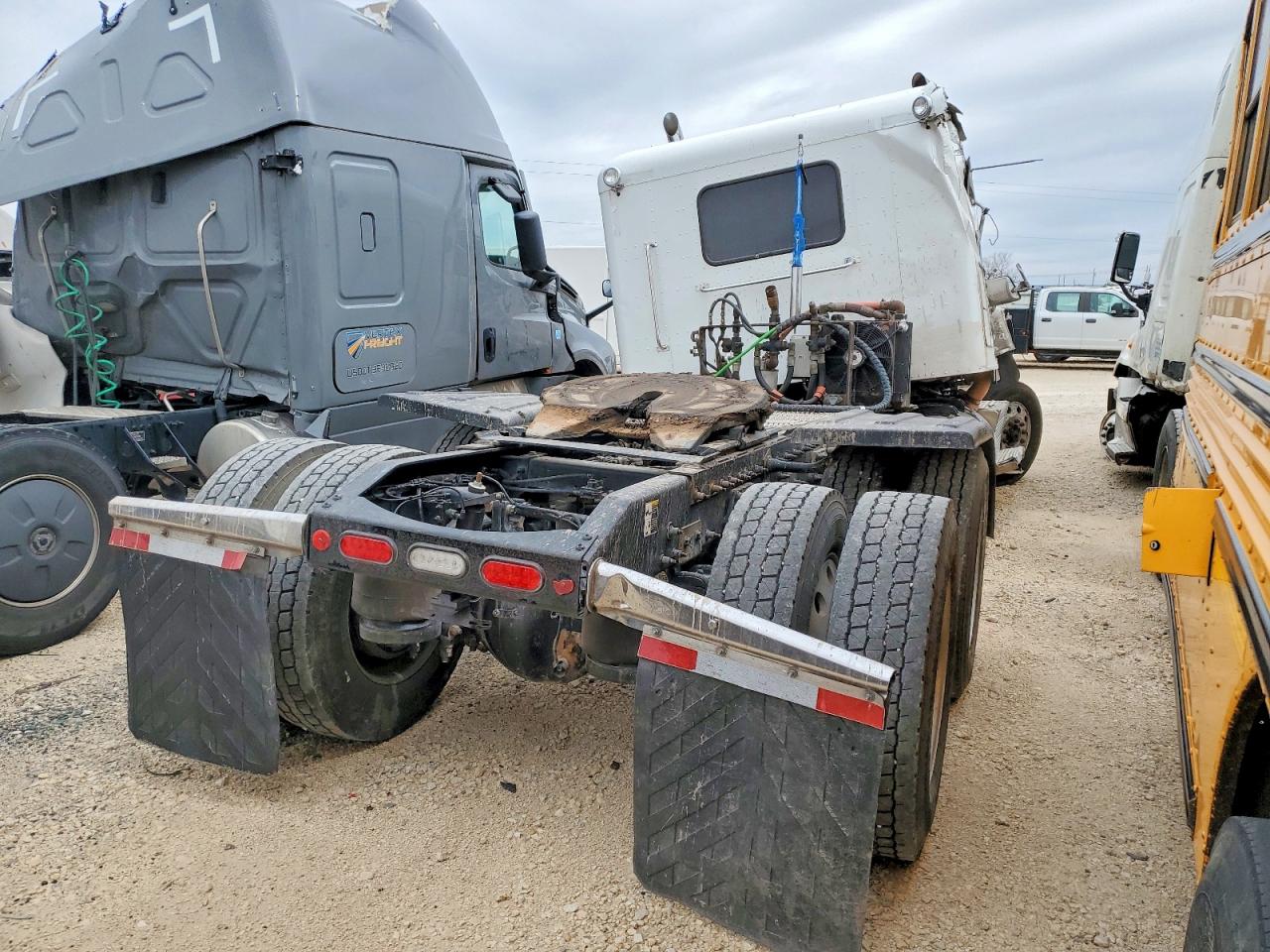 Peterbilt 389