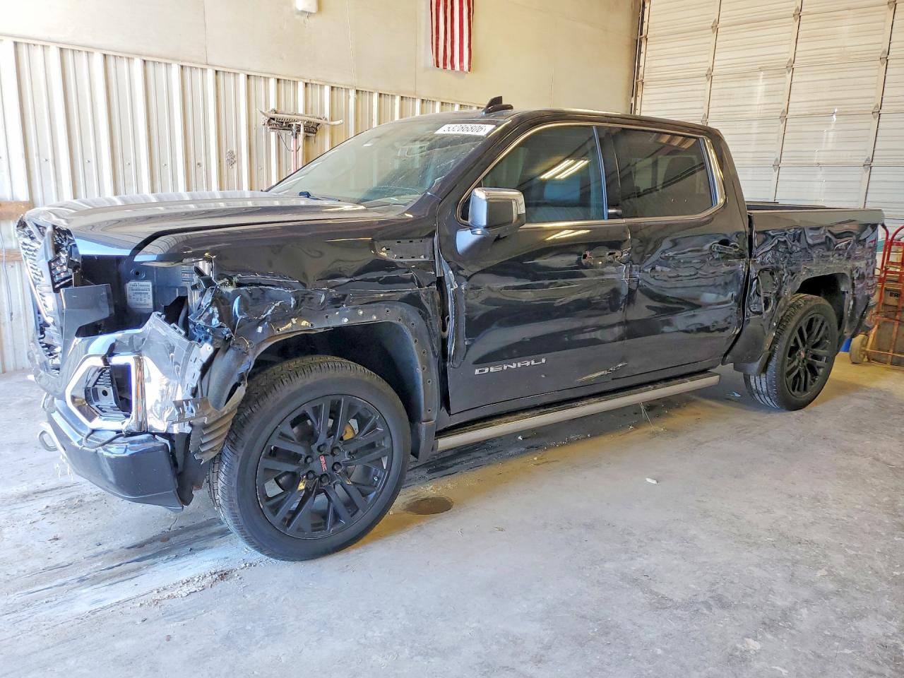 Salvage GMC Sierra Image