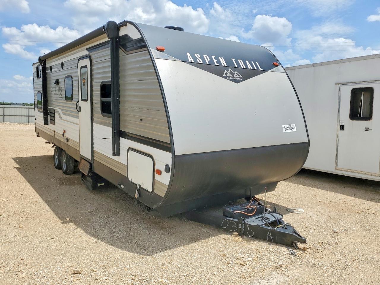 Salvage Keystone Trailers Image