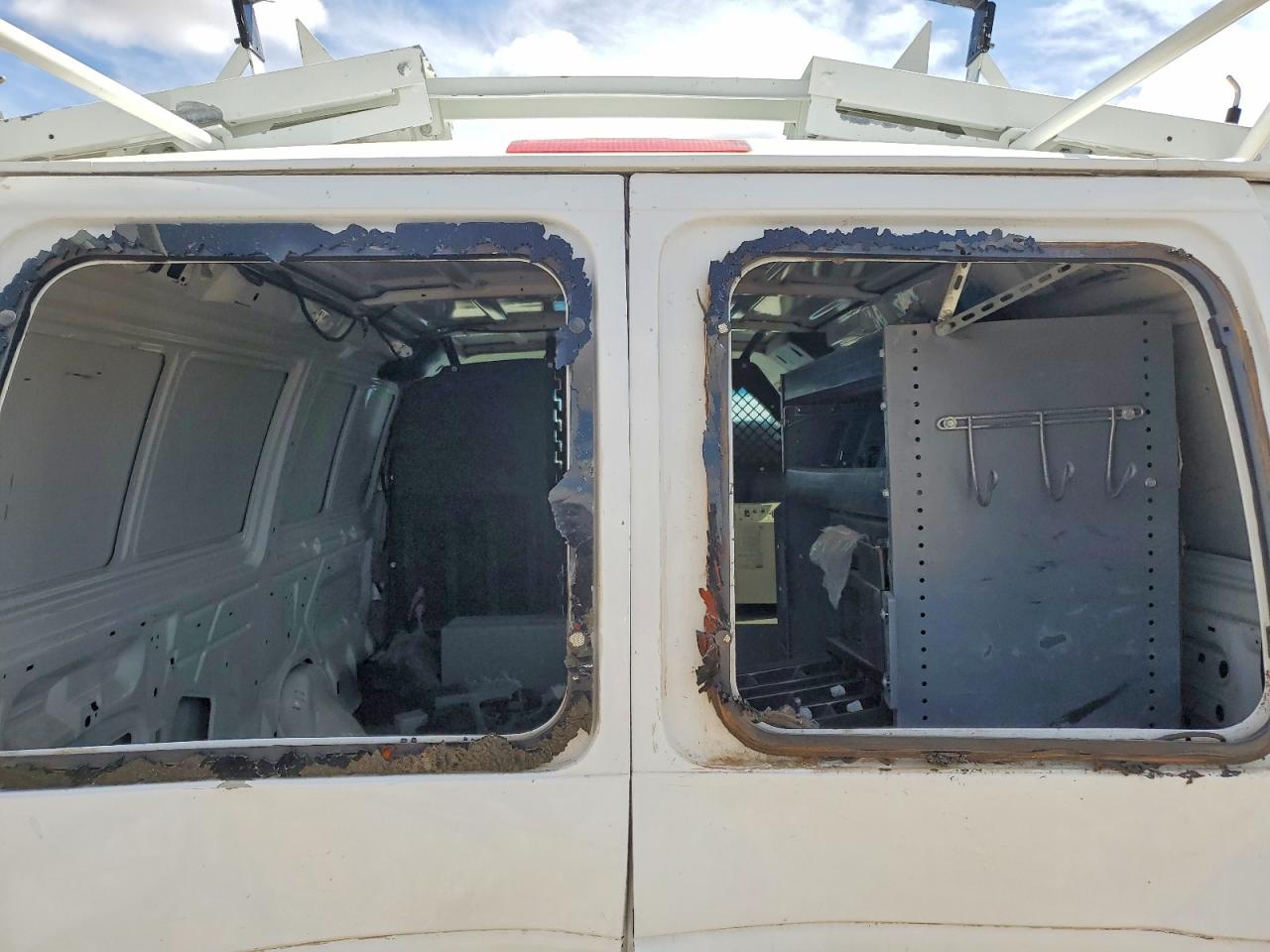Ford Econoline E250 Van