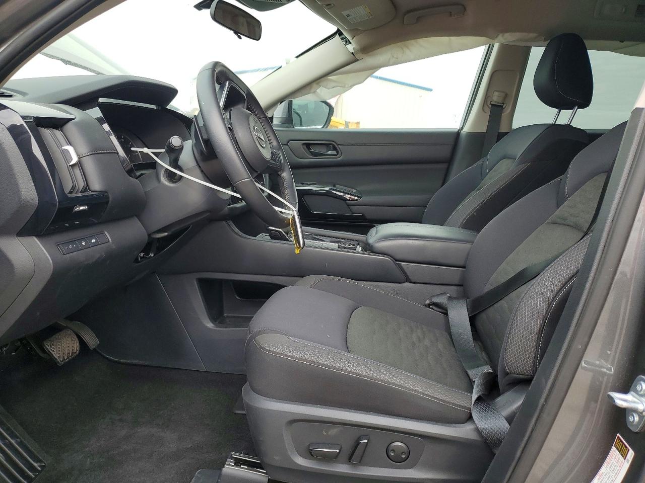 Nissan Pathfinder Sv