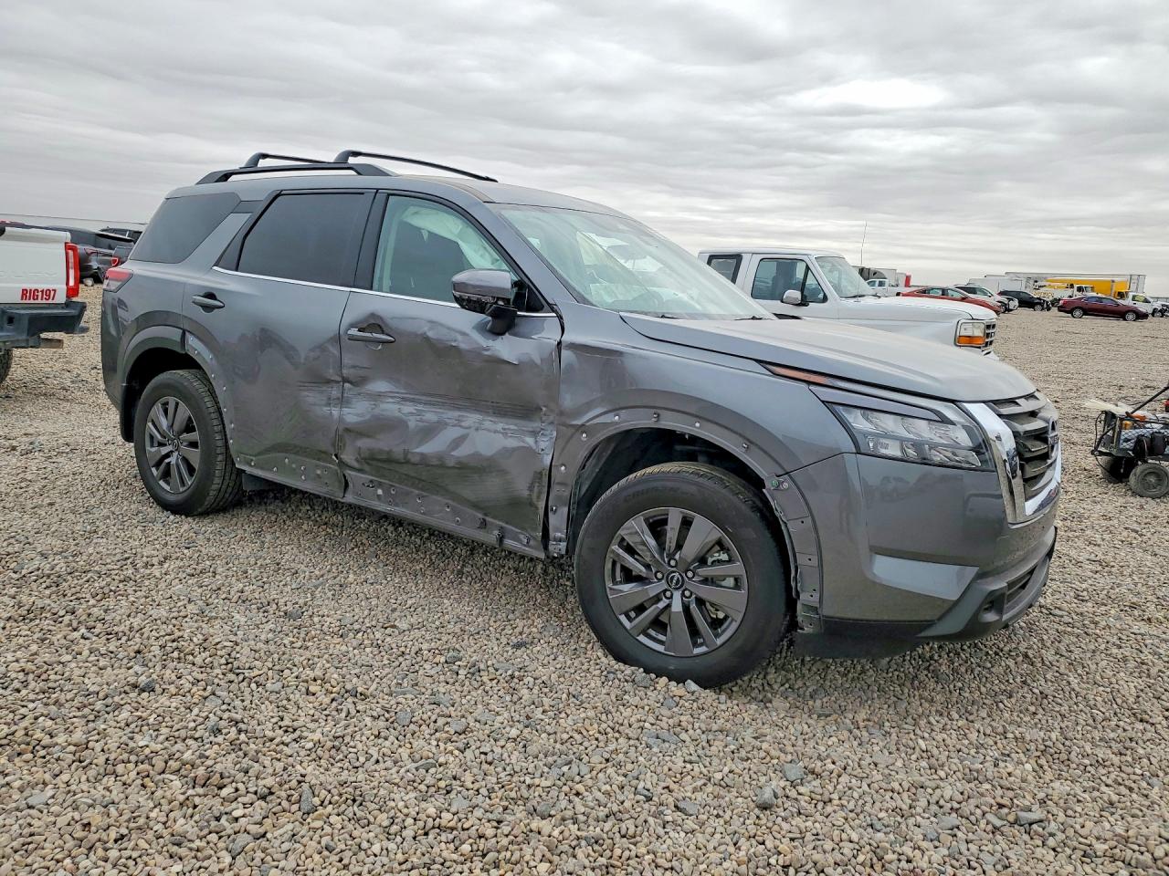 Nissan Pathfinder Sv