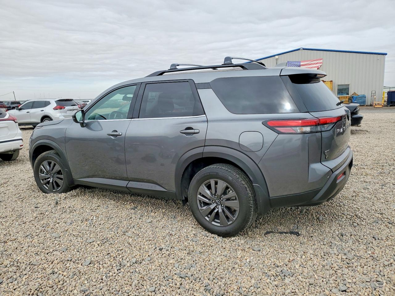 Nissan Pathfinder Sv