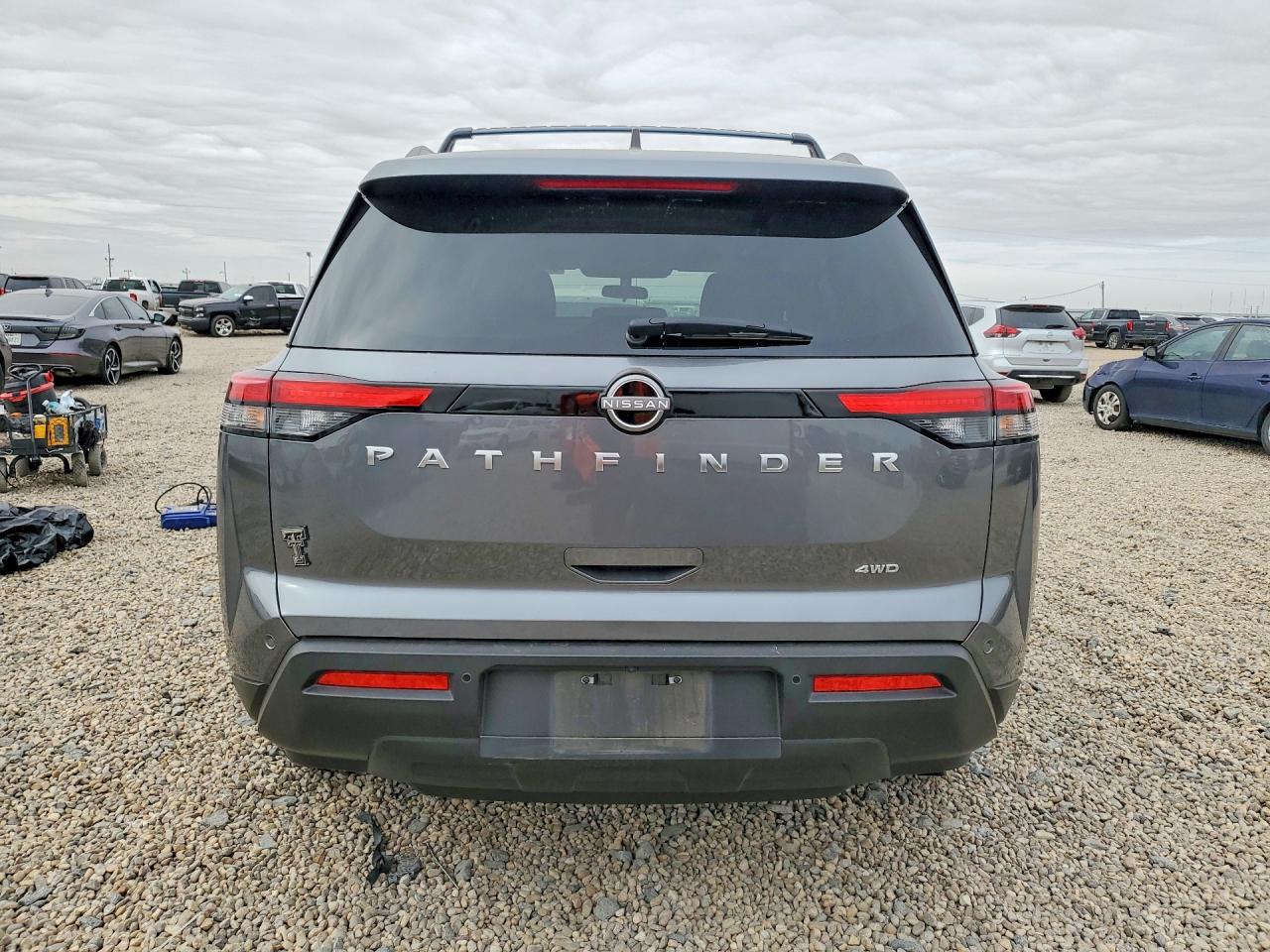Nissan Pathfinder Sv