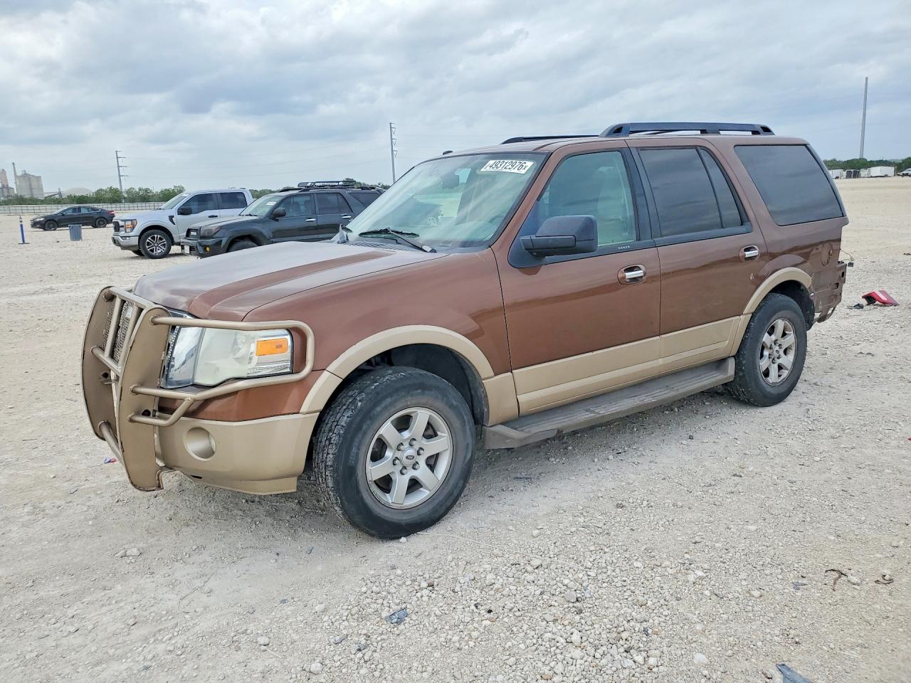 Salvage Ford Expedition Image